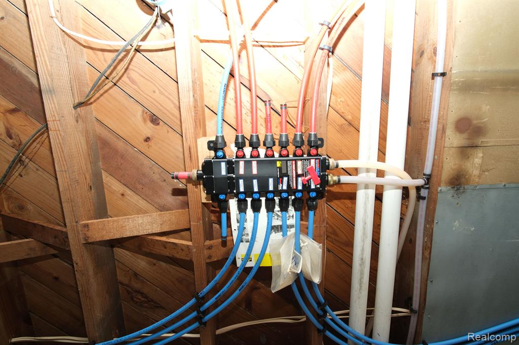 6381 Memorial Avenue