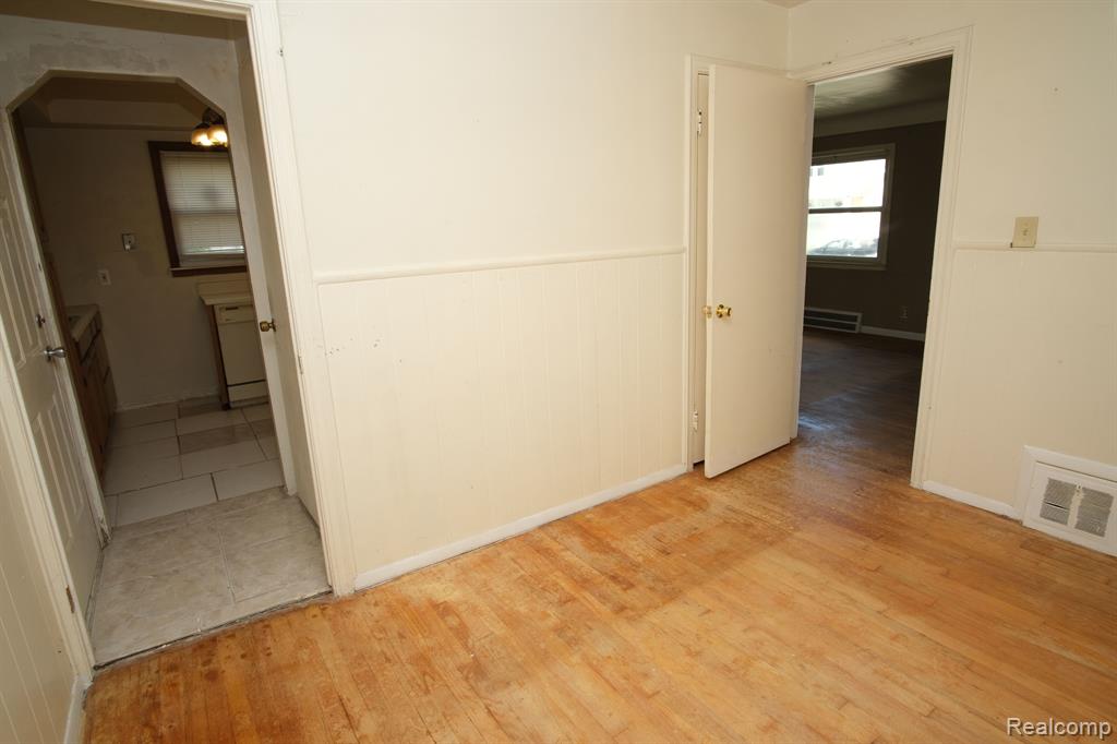 6381 Memorial Avenue