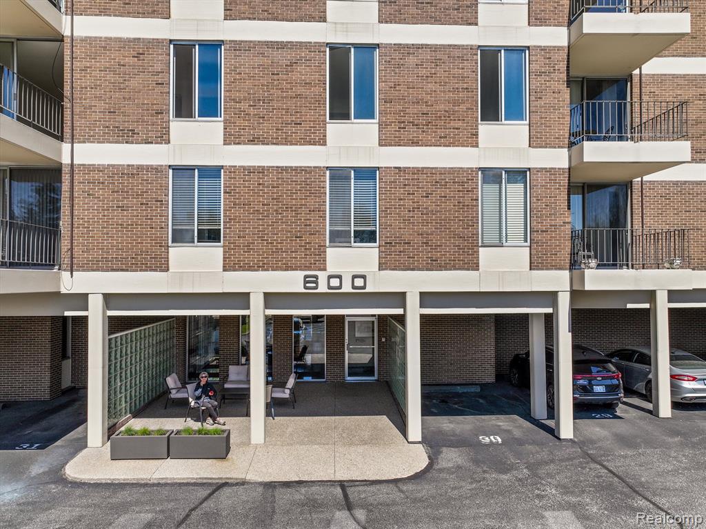 600 W Brown Street # 410