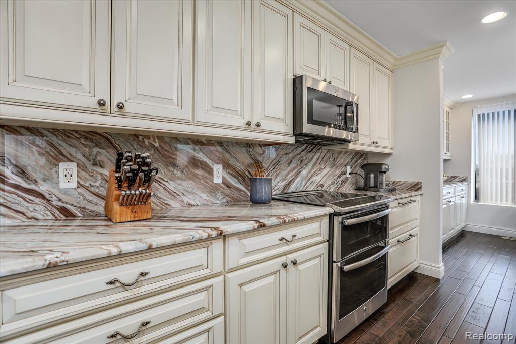 600 W Brown Street # 410