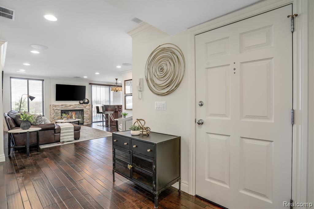 600 W Brown Street # 410