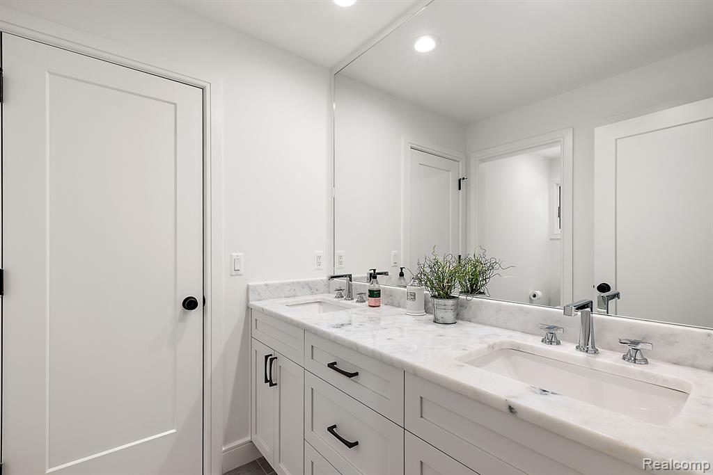 3486 W Bradford Drive