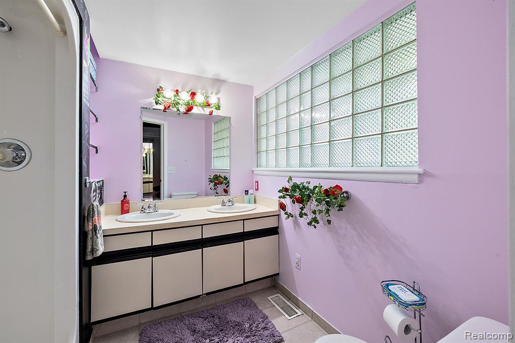 3110 W Long Lake Road