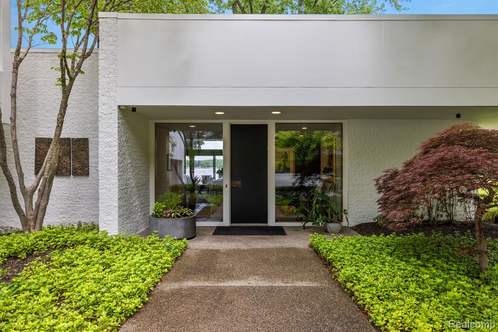 3110 W Long Lake Road