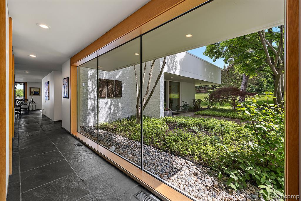 3110 W Long Lake Road