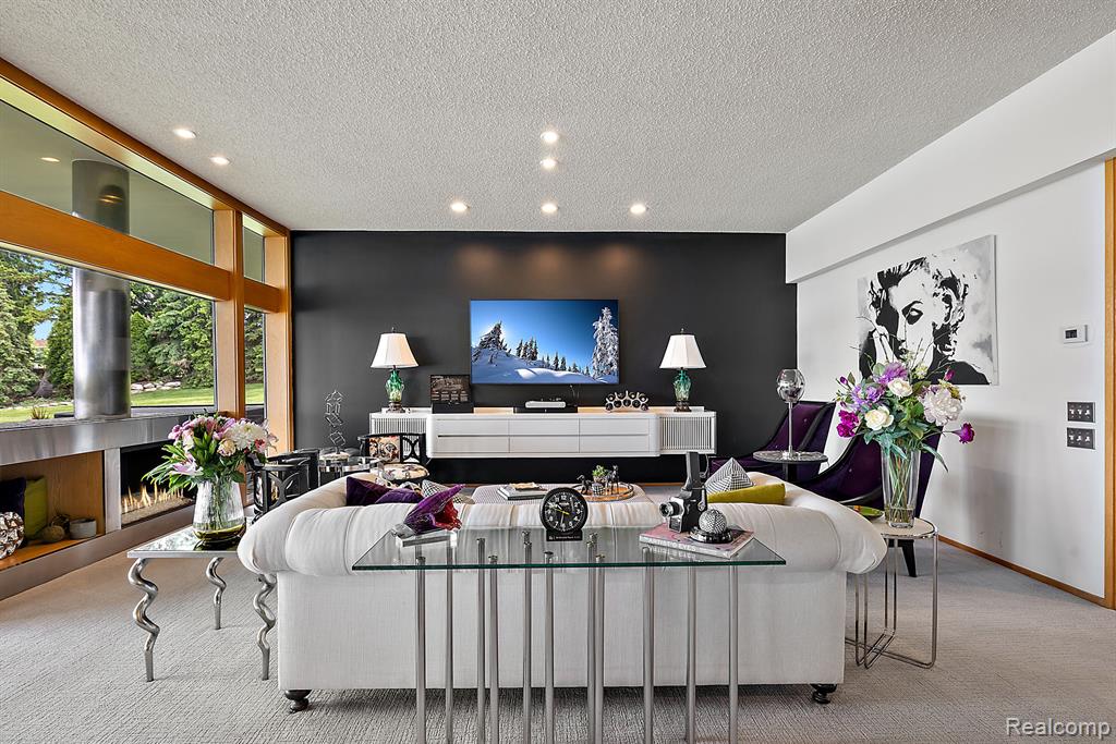 3110 W Long Lake Road