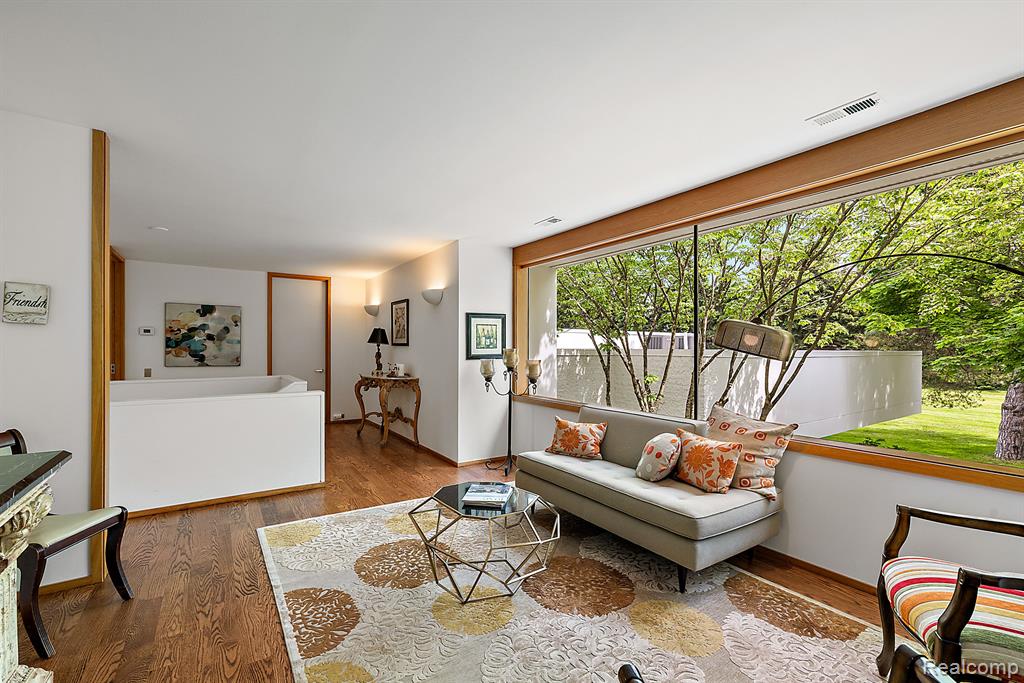 3110 W Long Lake Road