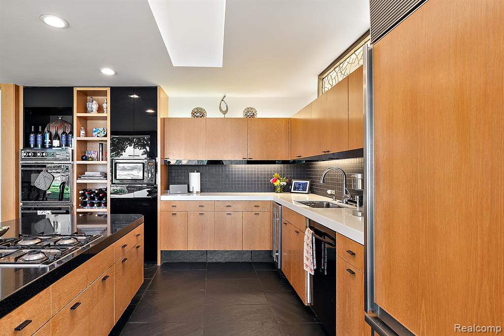 3110 W Long Lake Road