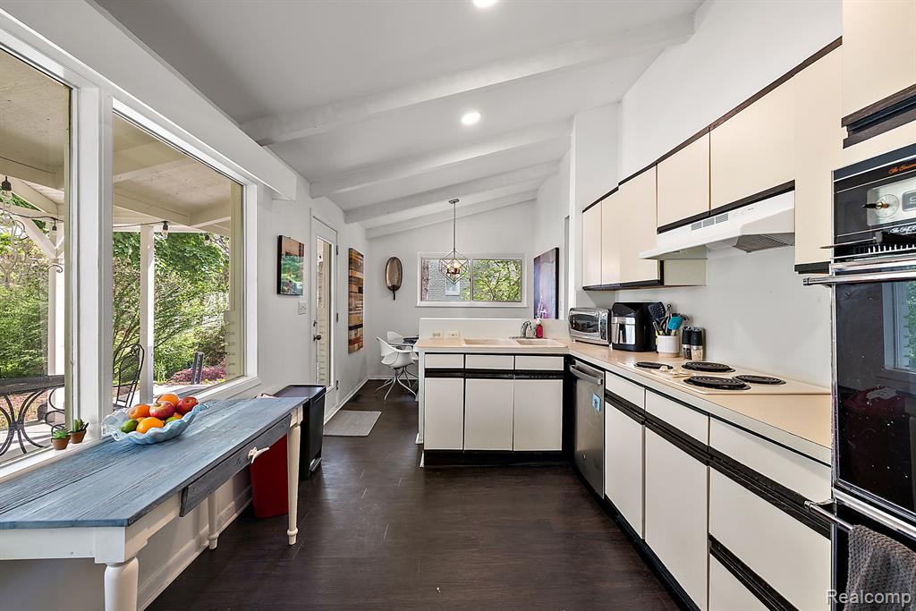 3110 W Long Lake Road