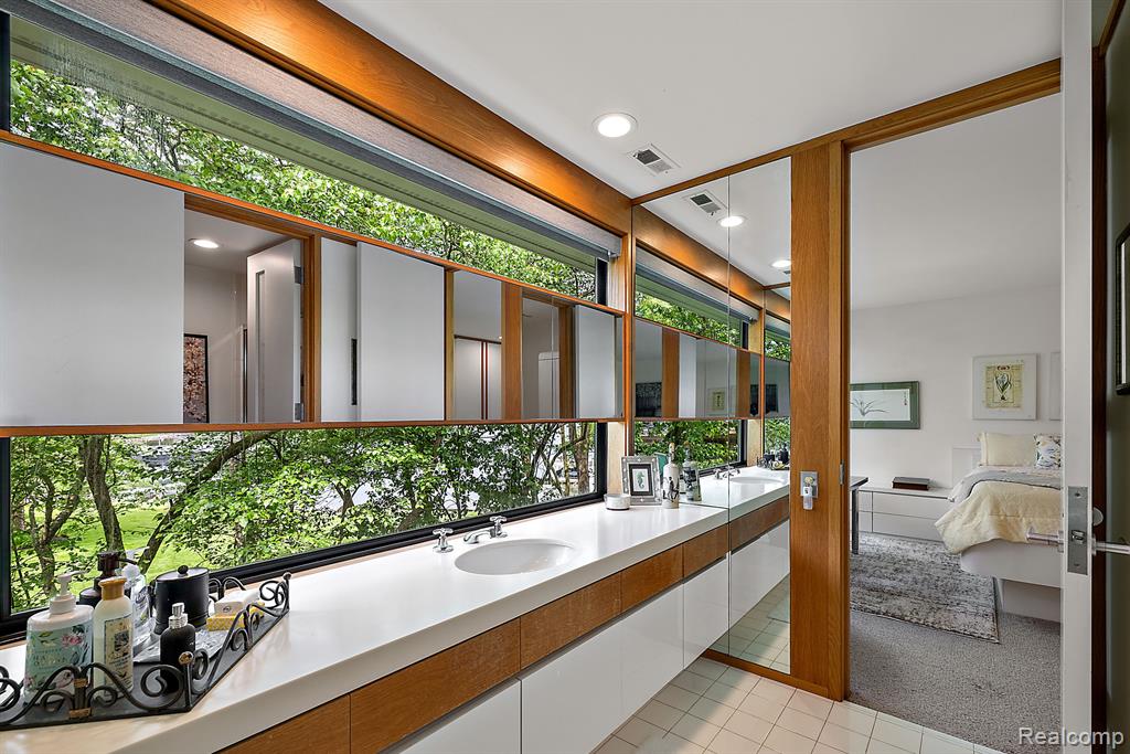 3110 W Long Lake Road