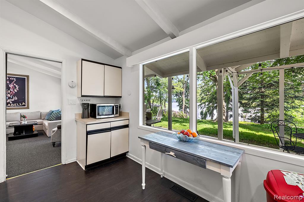 3110 W Long Lake Road