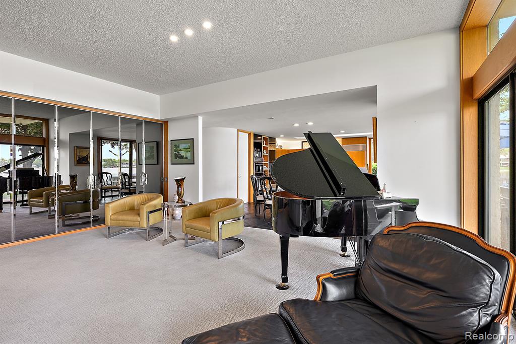 3110 W Long Lake Road