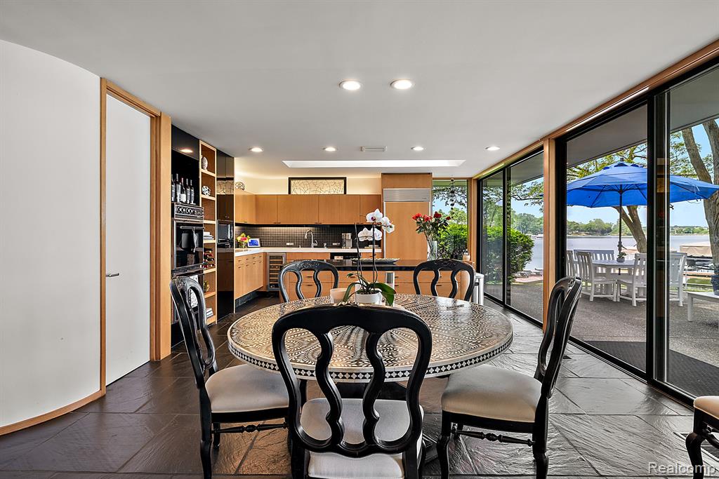 3110 W Long Lake Road