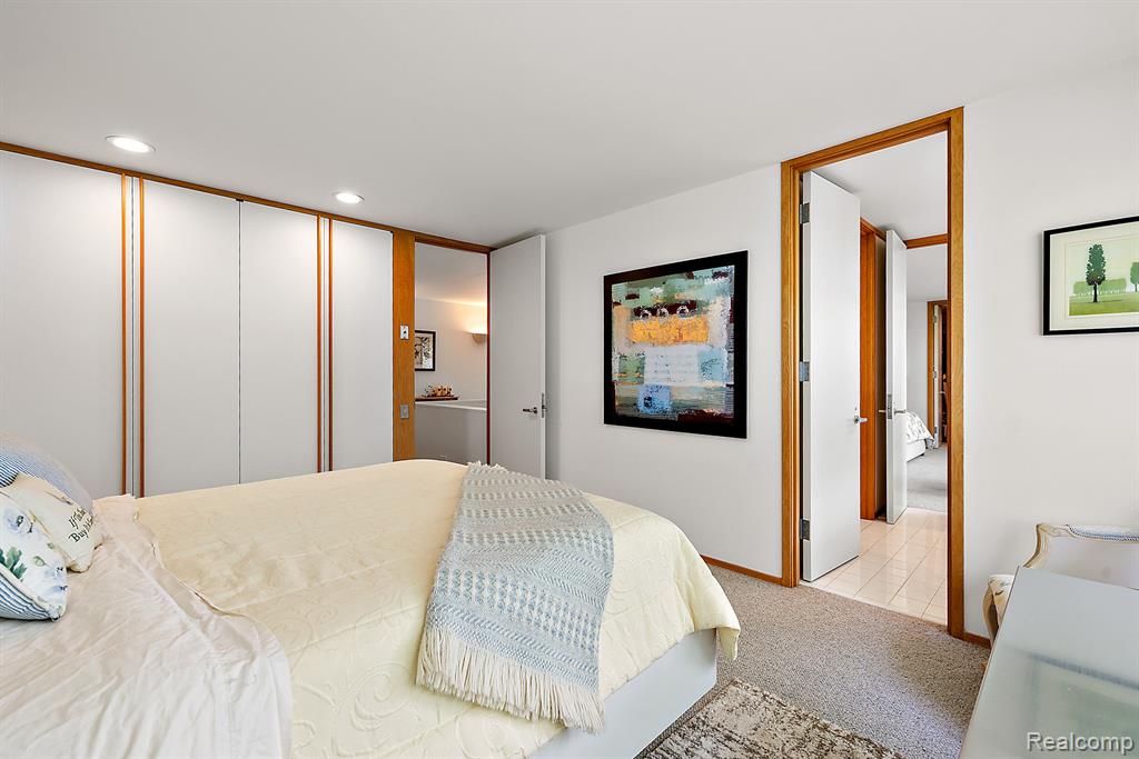 3110 W Long Lake Road