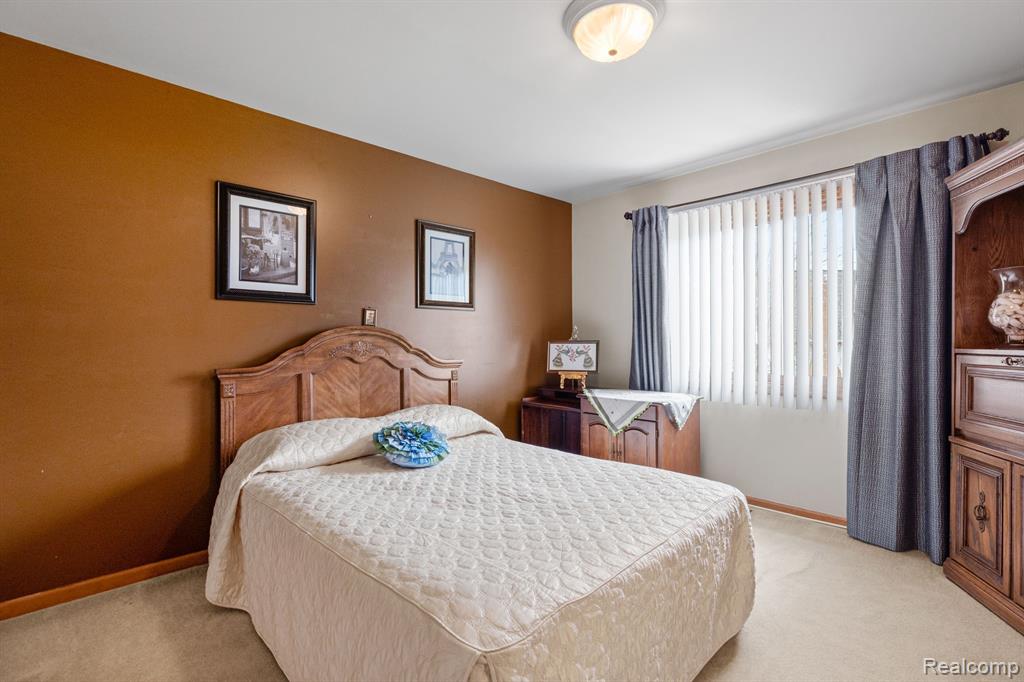 52605 Royal Forest Drive