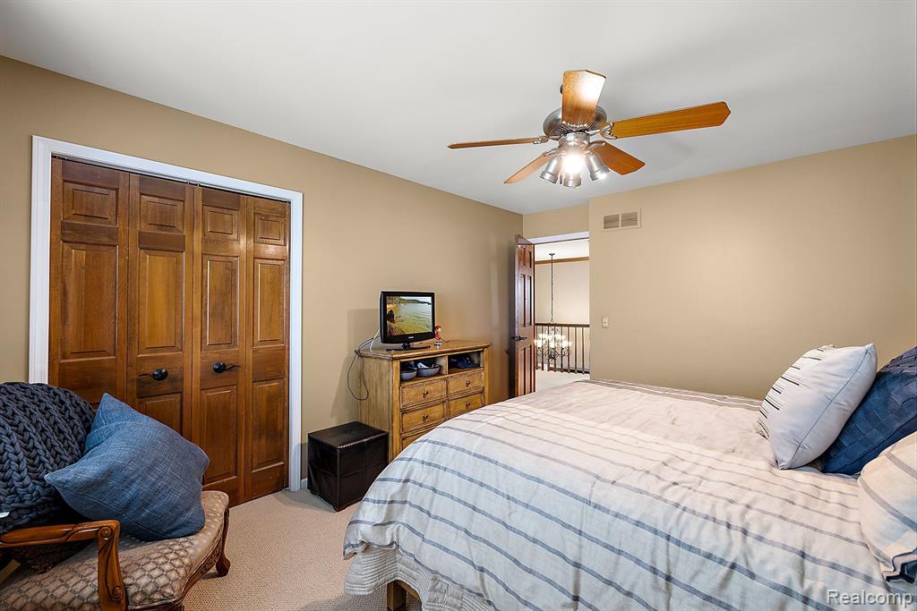 54416 Ridgeview Drive