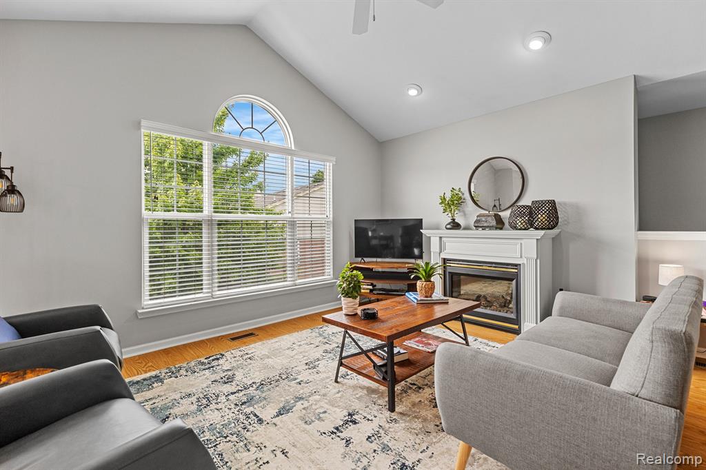 1860 Flagstone Circle