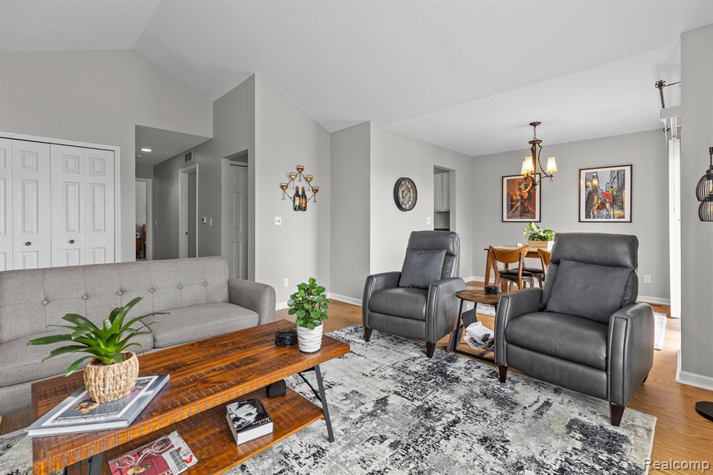 1860 Flagstone Circle