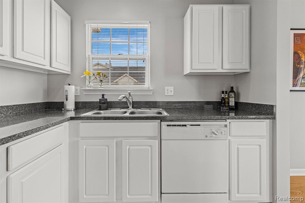 1860 Flagstone Circle