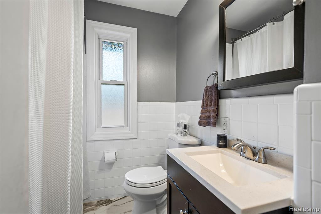 1203 Catalpa Drive # 3