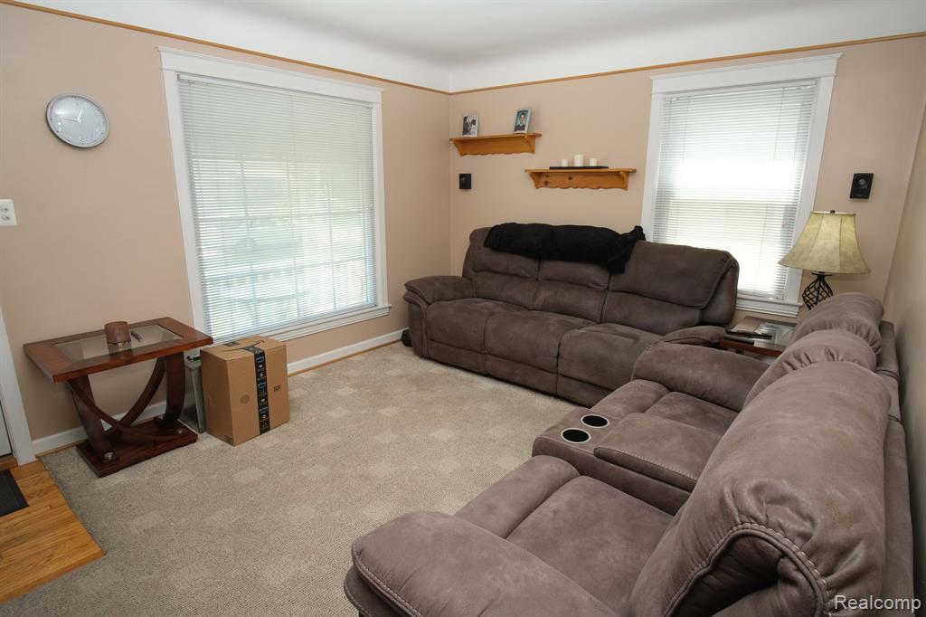 23425 Harding Avenue