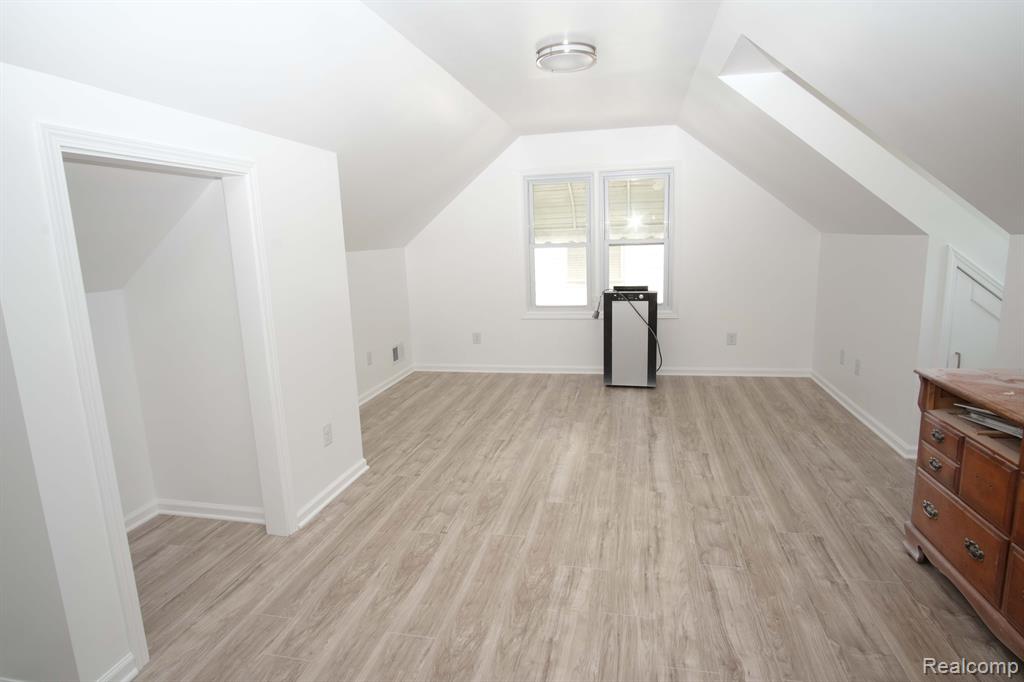 23425 Harding Avenue