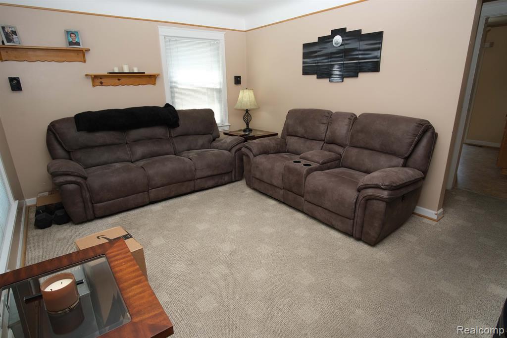 23425 Harding Avenue