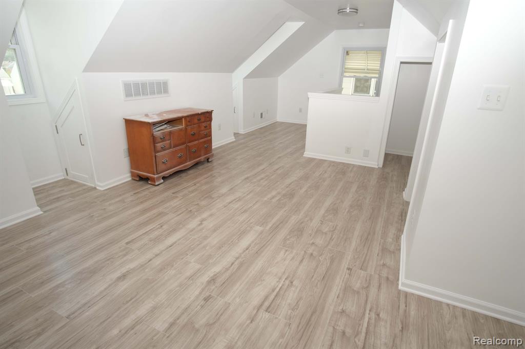 23425 Harding Avenue