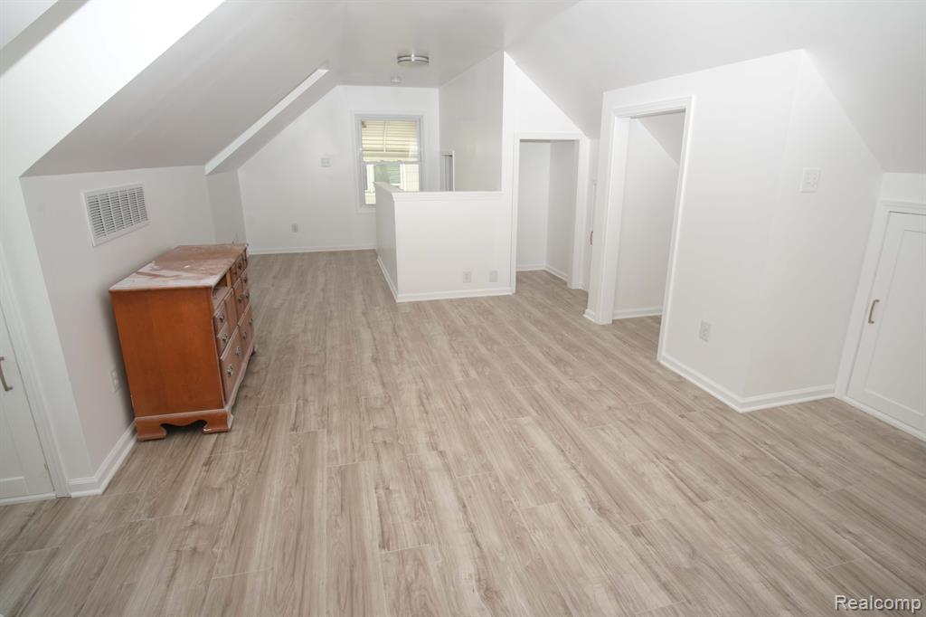 23425 Harding Avenue