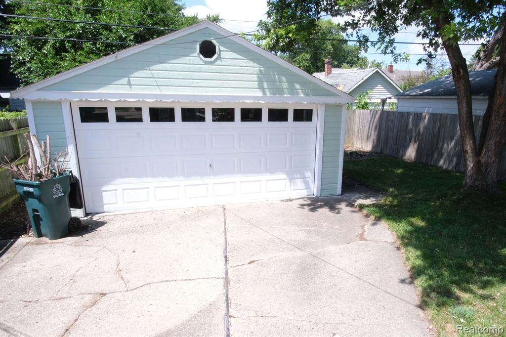 23425 Harding Avenue