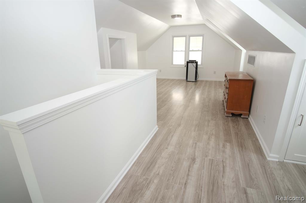 23425 Harding Avenue