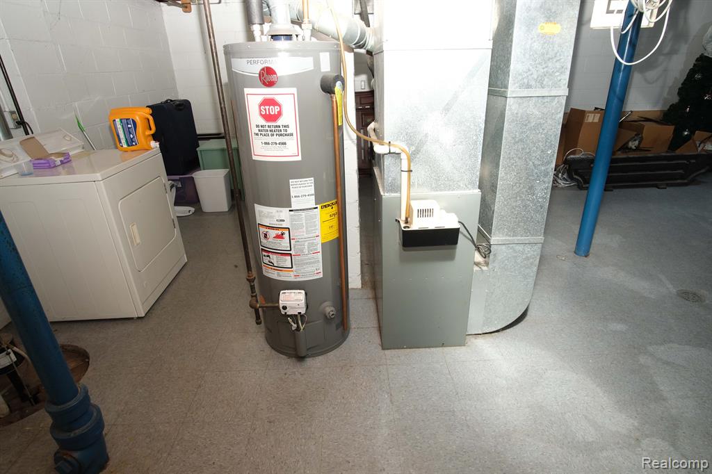 23425 Harding Avenue