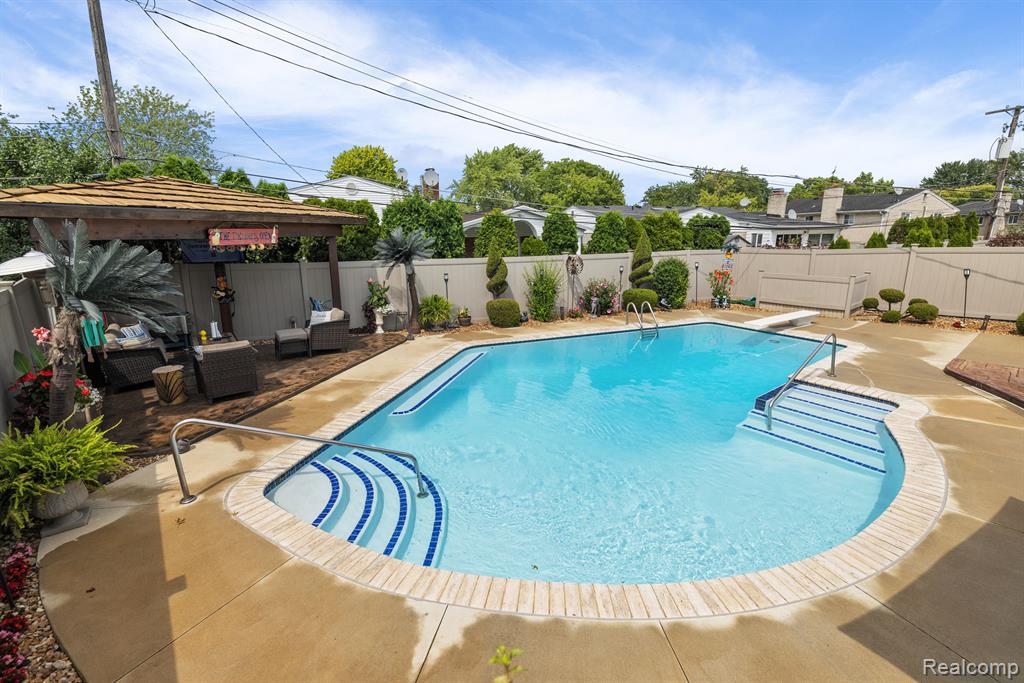 26250 Tennant Street