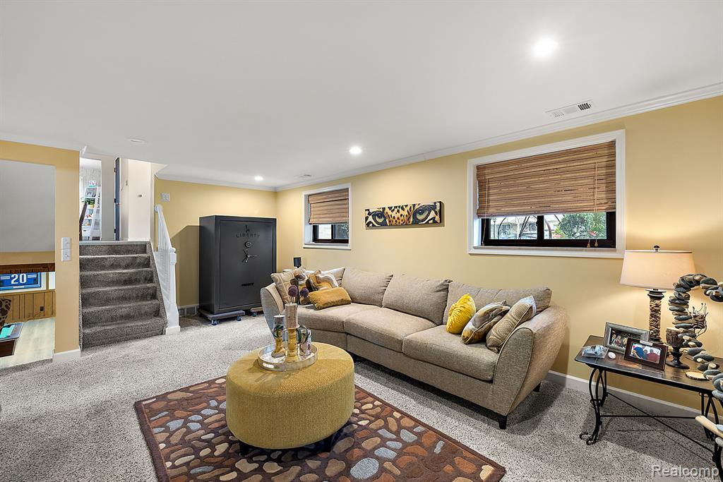 26250 Tennant Street