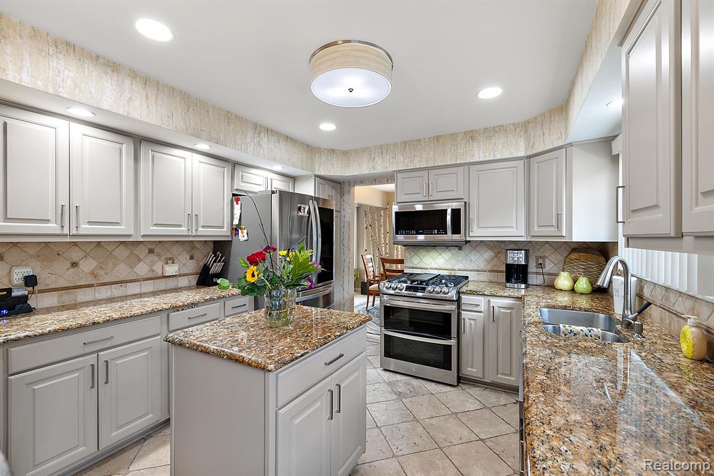 26250 Tennant Street