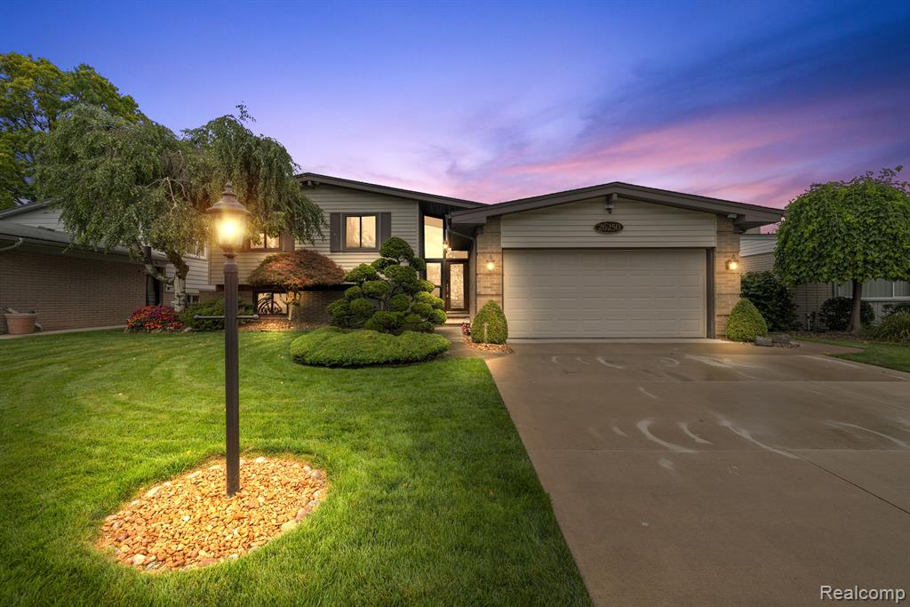 26250 Tennant Street