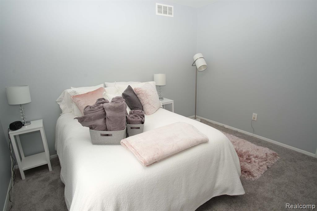 35032 Bunker Hill Drive