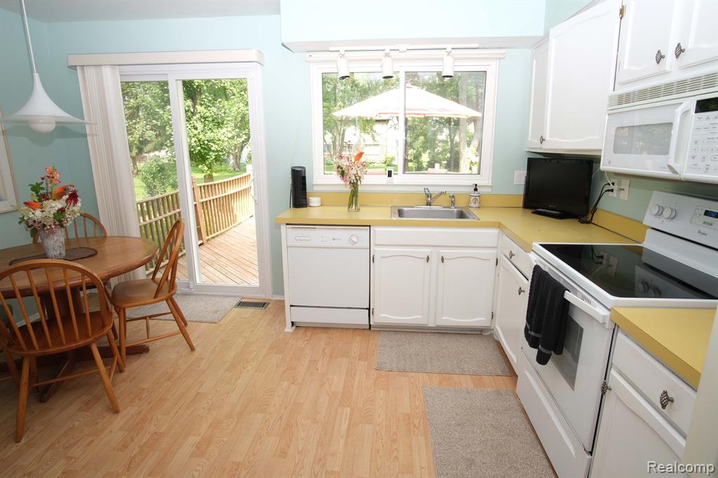 35032 Bunker Hill Drive