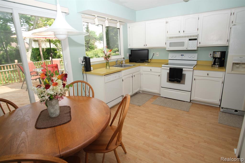 35032 Bunker Hill Drive