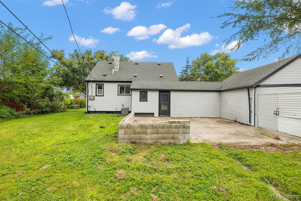 19530 Connecticut Street