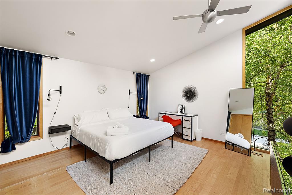 520 S Alexander Avenue