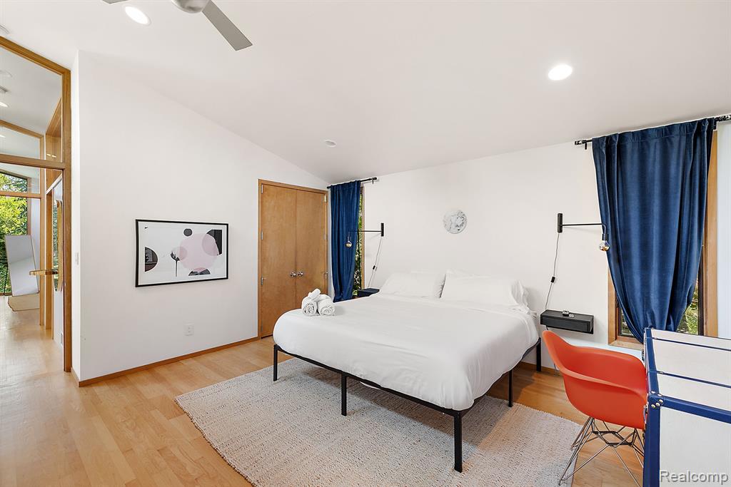 520 S Alexander Avenue