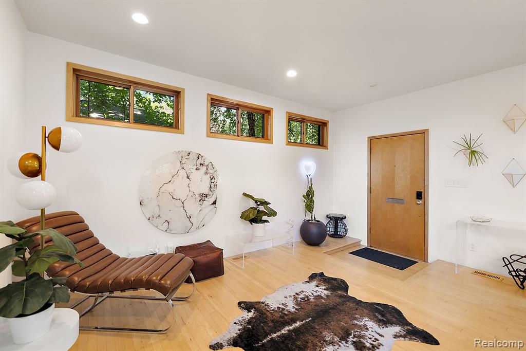 520 S Alexander Avenue