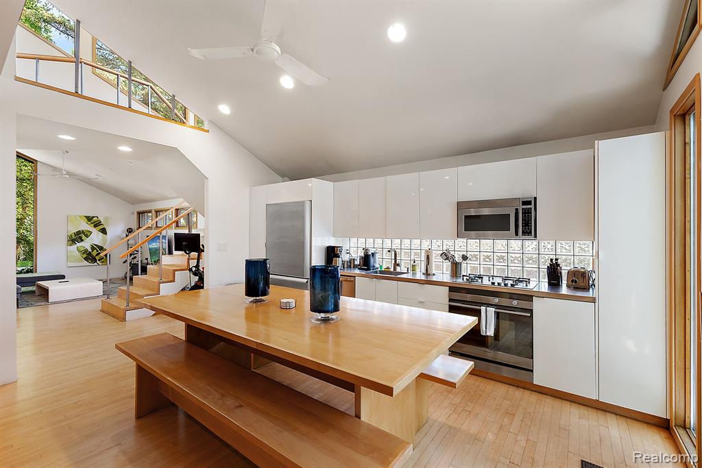 520 S Alexander Avenue