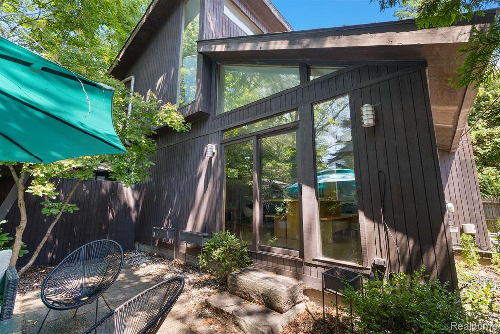 520 S Alexander Avenue