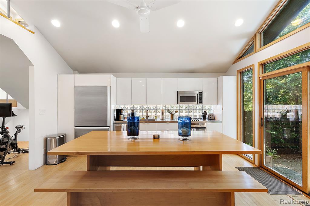 520 S Alexander Avenue