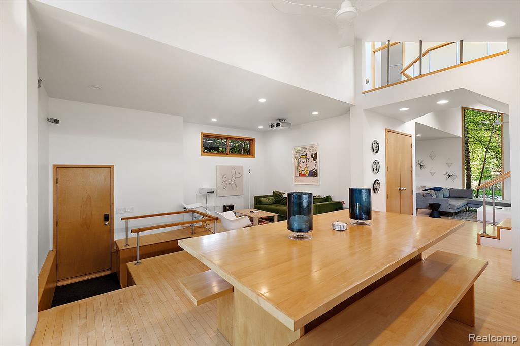 520 S Alexander Avenue