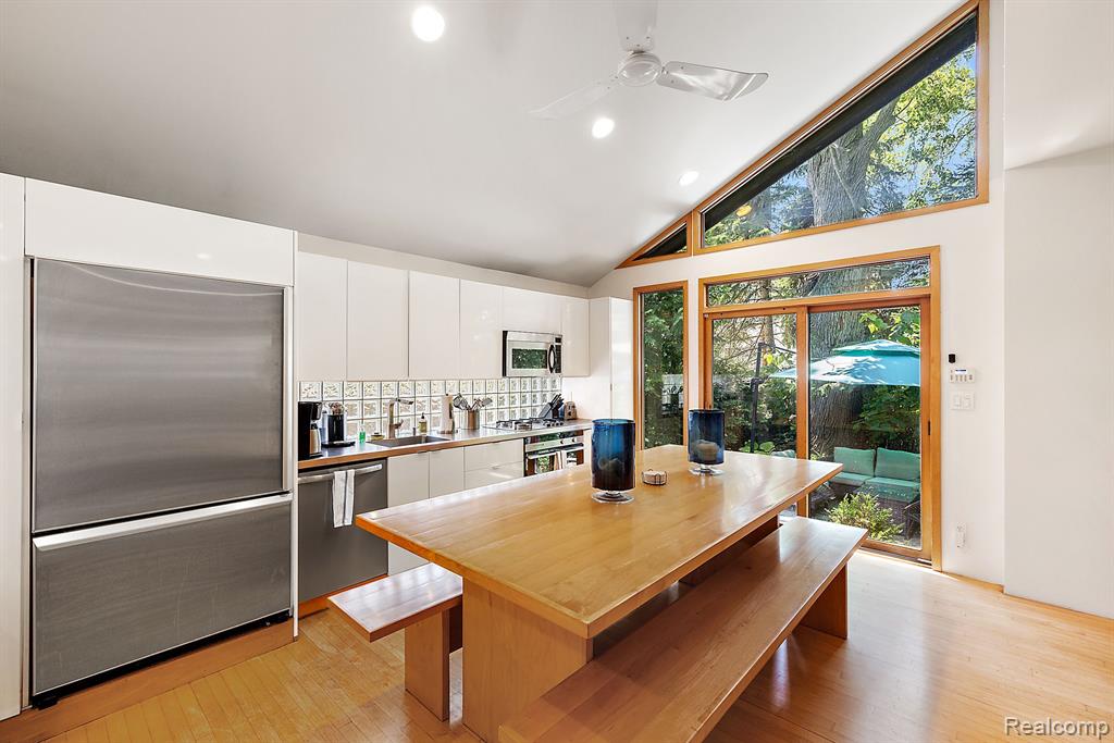 520 S Alexander Avenue