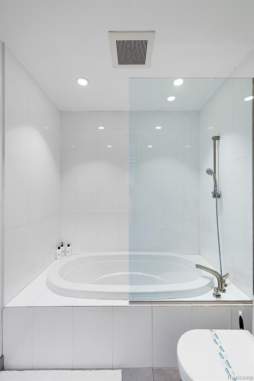 520 S Alexander Avenue