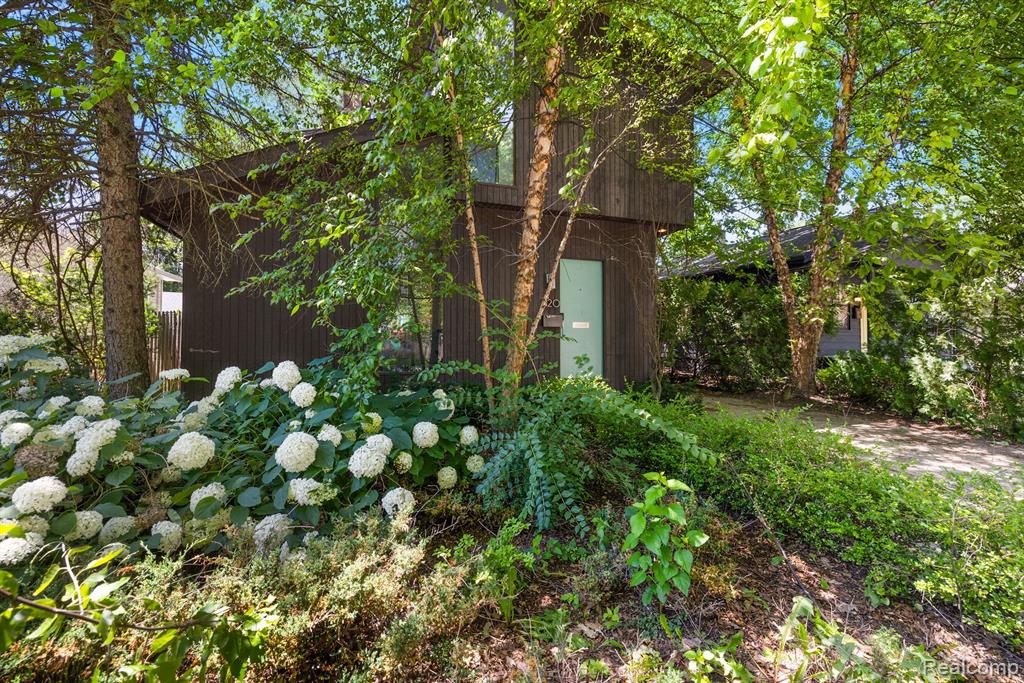 520 S Alexander Avenue